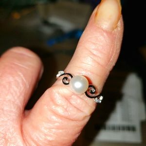 Vantel Pearl's Enduring Hope ring